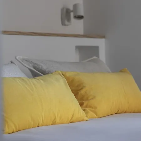 Gobelondo By People *